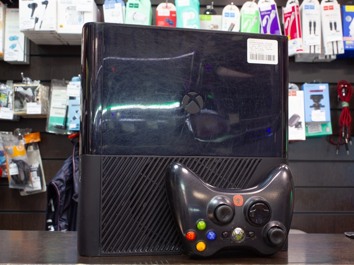 Игровая приставка Microsoft Xbox 360 E 250 ГБ HDD, без игр, без дополнительных аксессуаров, черный (Б/У) - фото 57397