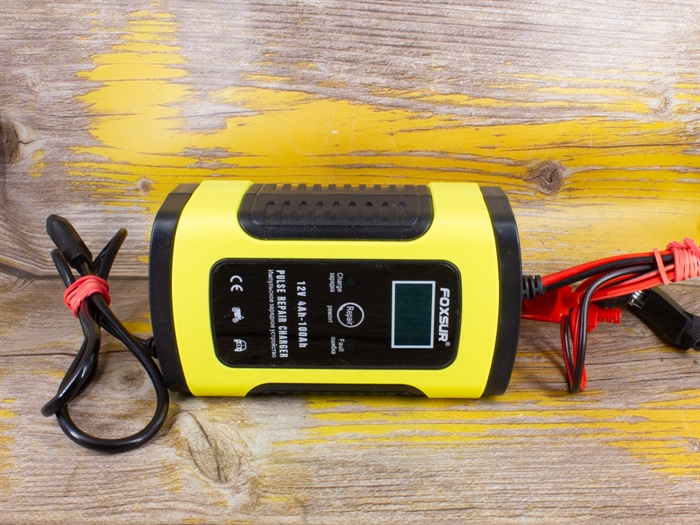 Зарядное устройство для аккумулятора FOXSUR FBC-1205D (12V5A) yellow (Б/У) - фото 57797