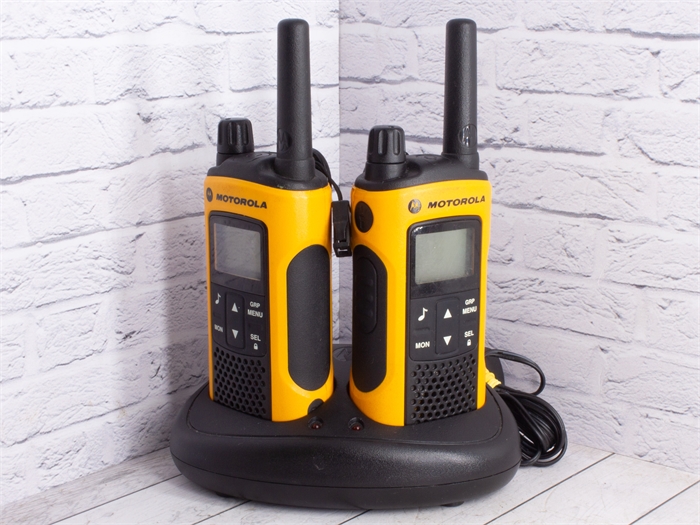 Рация Motorola TLKR T50 (комплект из 2 шт.+ з/у) (Б/У) 29625 - фото 71874