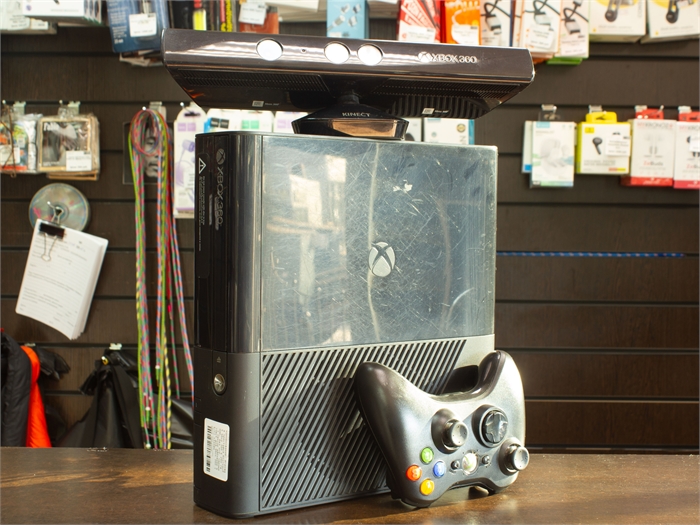 Игровая приставка Microsoft Xbox 360 E 250 ГБ HDD, без игр, черный + Сенсор движений Kinect для Xbox 360 (Б/У) 31086 - фото 72839