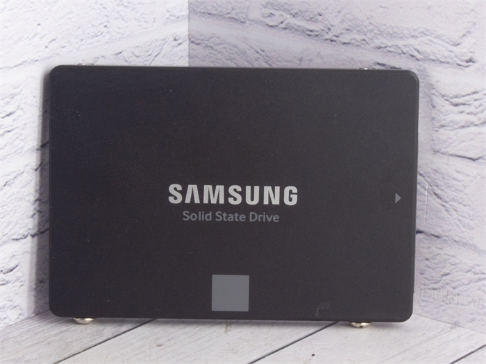 Твердотельный накопитель 250ГБ Samsung 860EVO (Б/У) 32553 - фото 74312