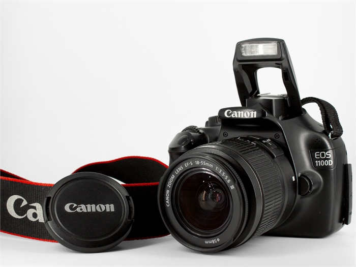 Зеркальный фотоаппарат Canon EOS 1100D Kit EF-S 18-55 mm f/3.5-5.6 III, черный (Б/У) 130351093
