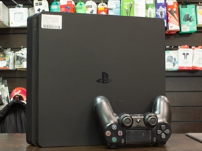 {{productViewItem.photos[photoViewList.activeNavIndex].Alt || productViewItem.photos[photoViewList.activeNavIndex].Description || 'Игровая приставка Sony PlayStation 4 Slim HDD 500 GB с дисководом, без игр, черный (Б/У)'}}