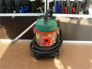 {{productViewItem.photos[photoViewList.activeNavIndex].Alt || productViewItem.photos[photoViewList.activeNavIndex].Description || 'Профессиональный пылесос Hammer PIL20A, 1400 Вт, серебристый (Б/У)'}}