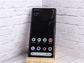 {{productViewItem.photos[photoViewList.activeNavIndex].Alt || productViewItem.photos[photoViewList.activeNavIndex].Description || 'Смартфон Google Pixel 6 Pro 12/128 ГБ, nano SIM+eSIM, stormy black (Б/У)'}}