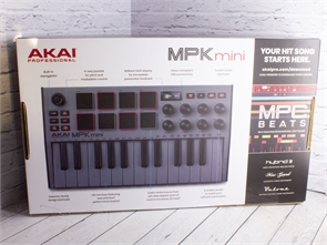 {{productViewItem.photos[photoViewList.activeNavIndex].Alt || productViewItem.photos[photoViewList.activeNavIndex].Description || 'AKAI MPK MINI 3 GREY USB/MIDI-клавиатура контроллер с 8 пэдами (Б/У)'}}