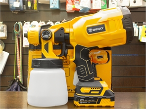 {{productViewItem.photos[photoViewList.activeNavIndex].Alt || productViewItem.photos[photoViewList.activeNavIndex].Description || 'Краскопульт аккумуляторный Deko DSG20K2 (Б/У)'}}