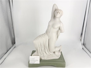 {{productViewItem.photos[photoViewList.activeNavIndex].Alt || productViewItem.photos[photoViewList.activeNavIndex].Description || 'Фарфоровая скульптура Раненая Ниобида, СССР, Артель Керамик, 1930-40е (Б/У)'}}