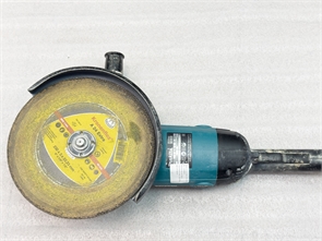 {{productViewItem.photos[photoViewList.activeNavIndex].Alt || productViewItem.photos[photoViewList.activeNavIndex].Description || 'Машина шлифовальная угловая MAKITA 9069, 230мм, 2000Вт, 6000об/мин. (Б/У)'}}