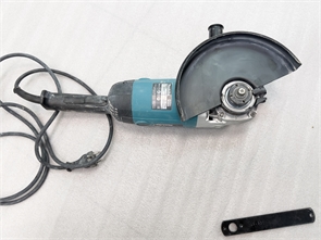 {{productViewItem.photos[photoViewList.activeNavIndex].Alt || productViewItem.photos[photoViewList.activeNavIndex].Description || 'Угловая шлифмашина Makita 9069, 230мм диск, 2000Вт, 6600об/мин (Б/У)'}}