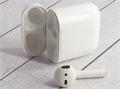 Зарядный футляр (кейс) Apple AirPods 2, один левый наушник, белый (Б/У) 18273 - фото 74047 Зарядный футляр (кейс) Apple AirPods 2, один левый наушник, белый (Б/У) 18273 - фото 74047